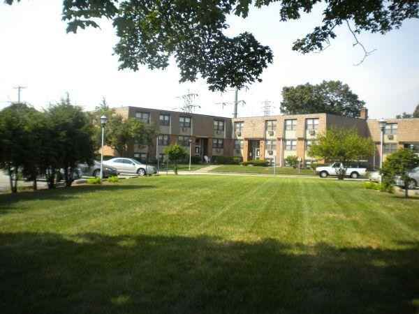 Blackstone Apartments - Photo 3 of 4