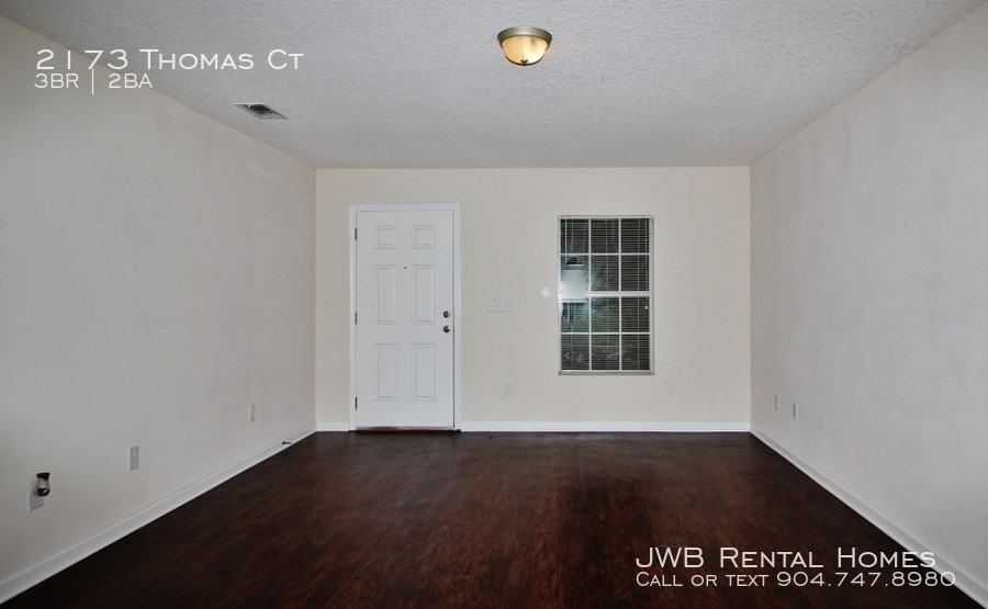 2173 Thomas Ct - Photo 2 of 9