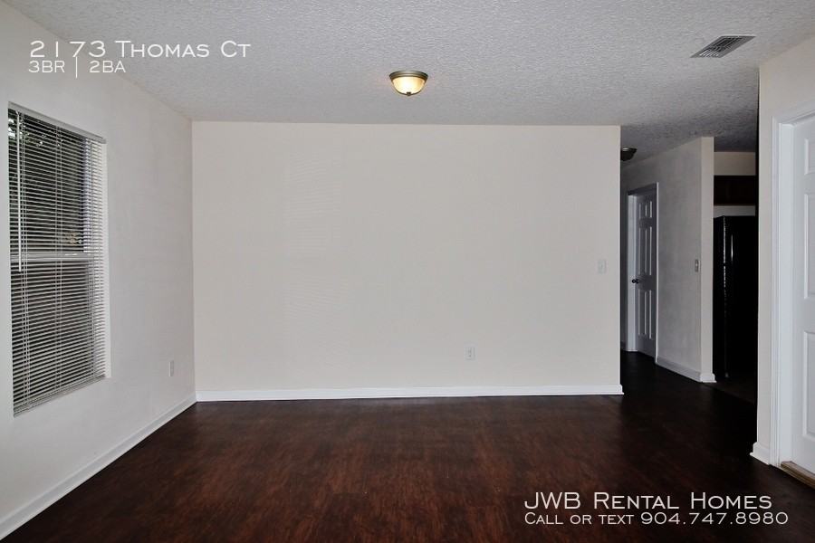 2173 Thomas Ct - Photo 3 of 9