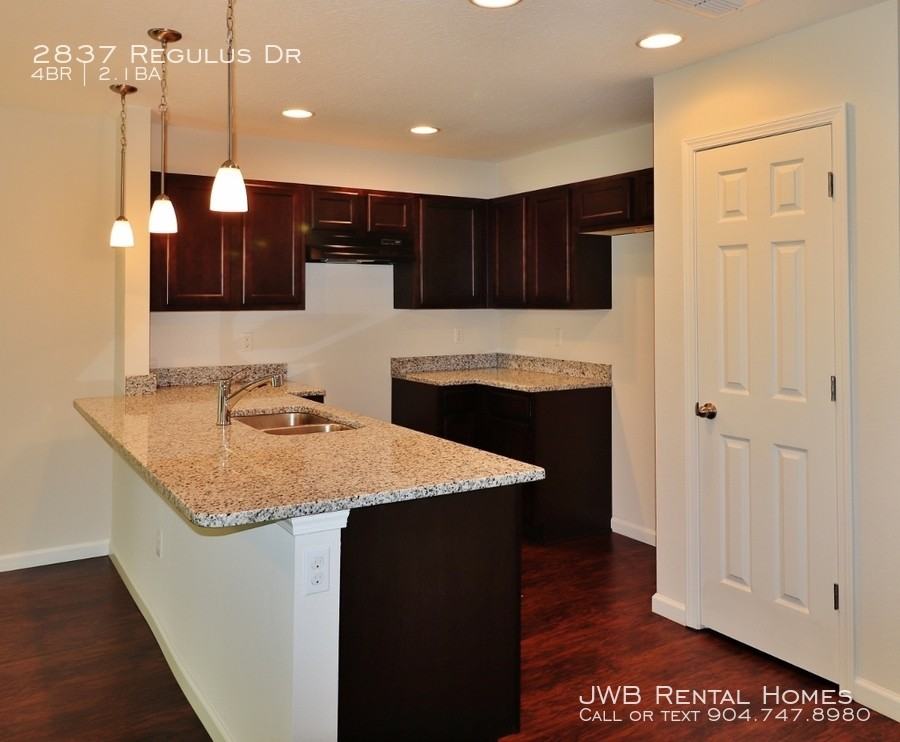 2837 Regulus Dr - Photo 3 of 10