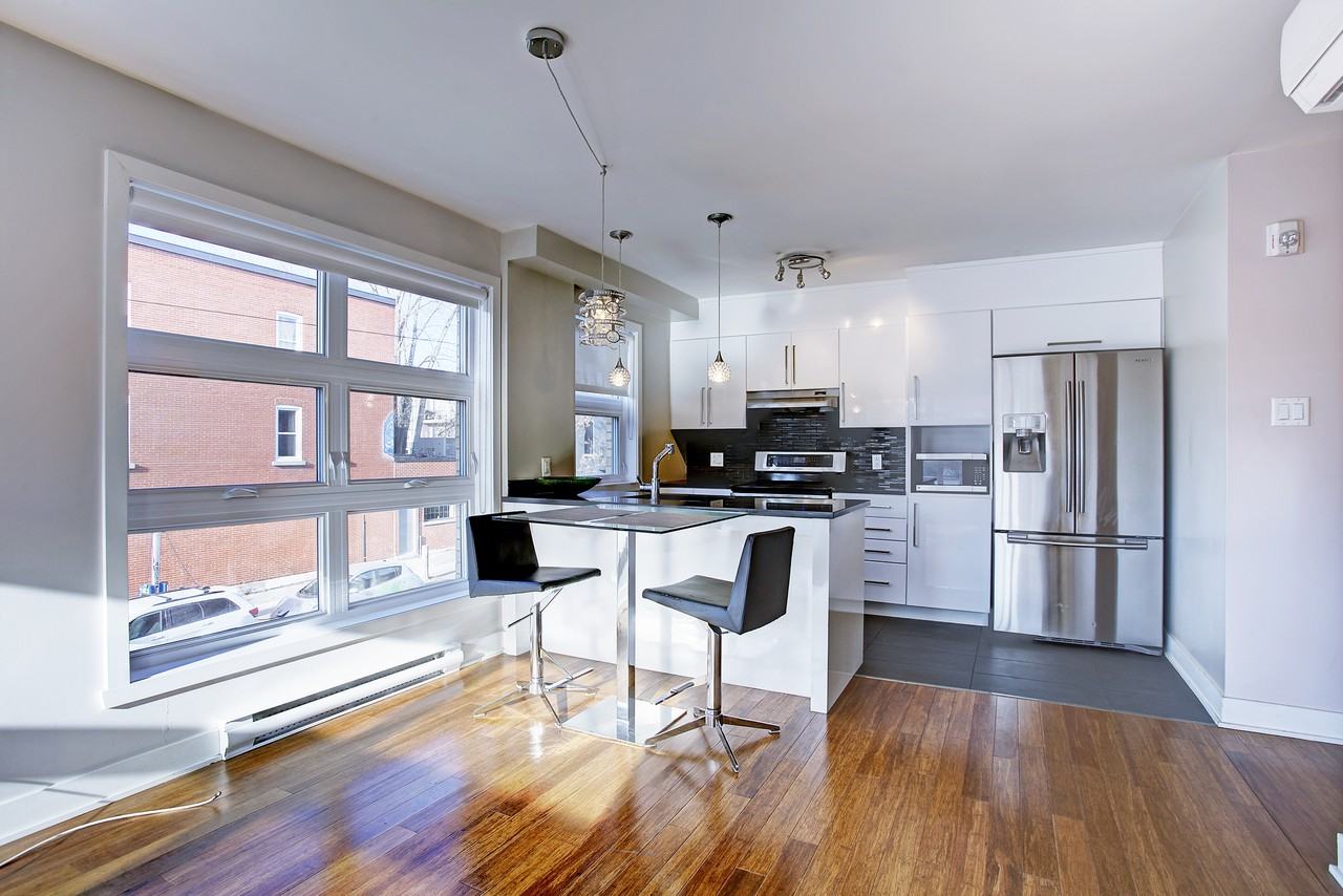 4775 Avenue Papineau #205 - Photo 3 of 25