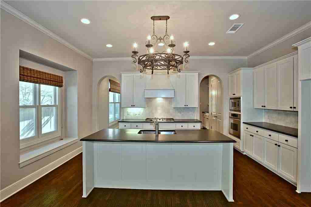 3328 W 6th St - Photo 2 of 18