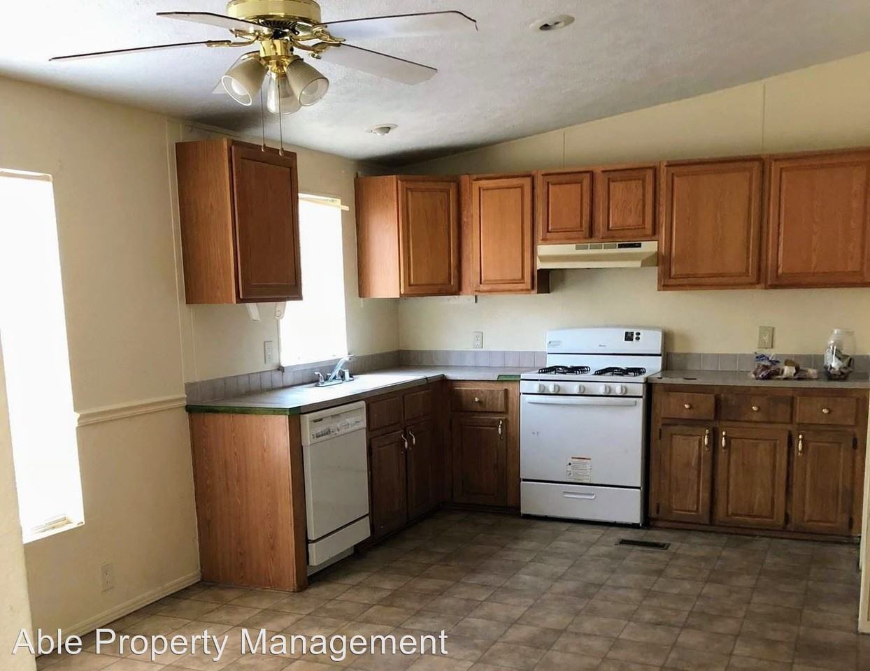 2120 Pasadena Lane - Photo 3 of 9