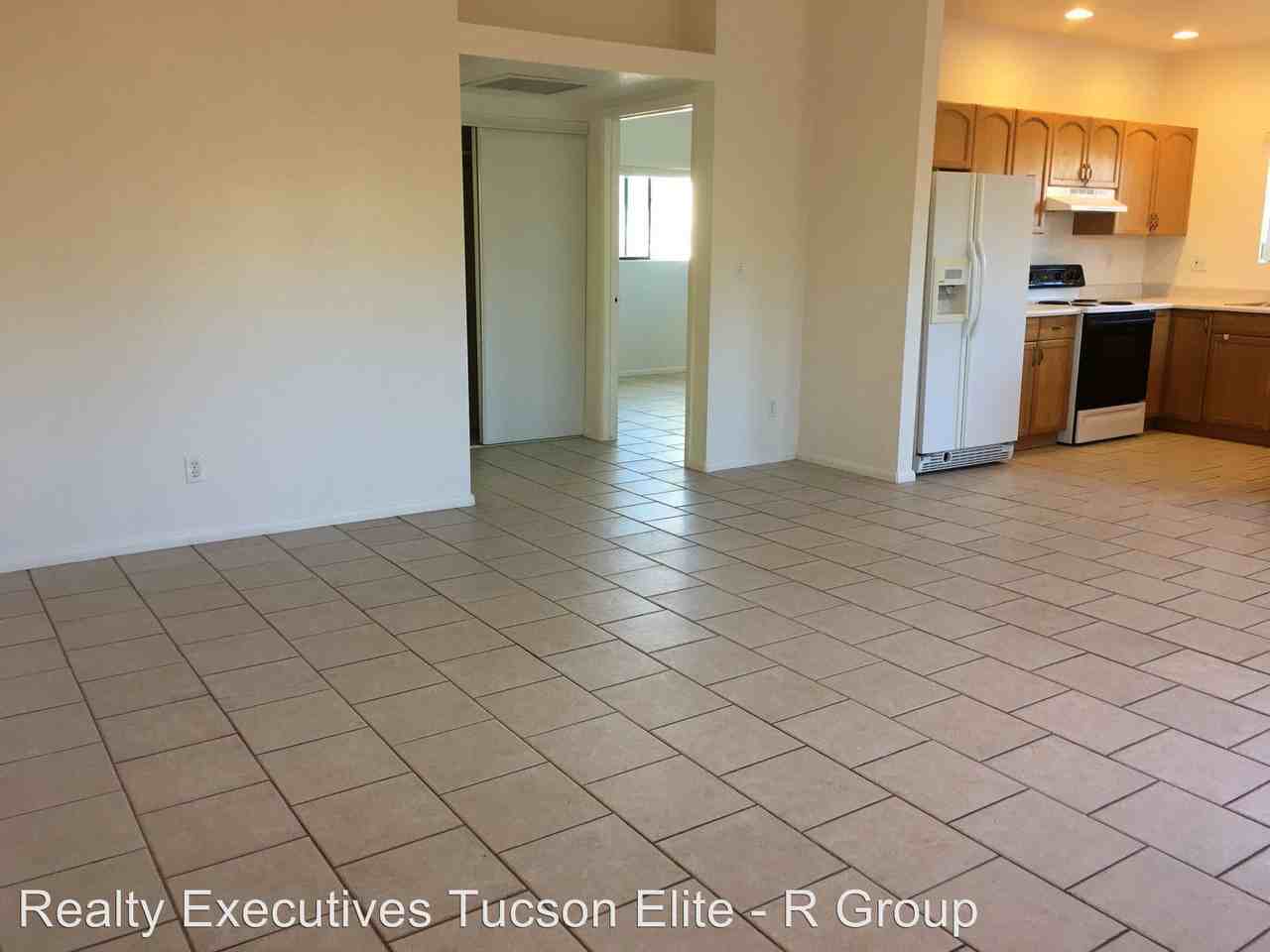 230 N. 4th St. - Photo 3 of 18