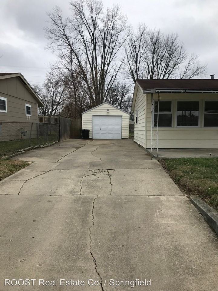 603 Tarimore Dr - Photo 3 of 13