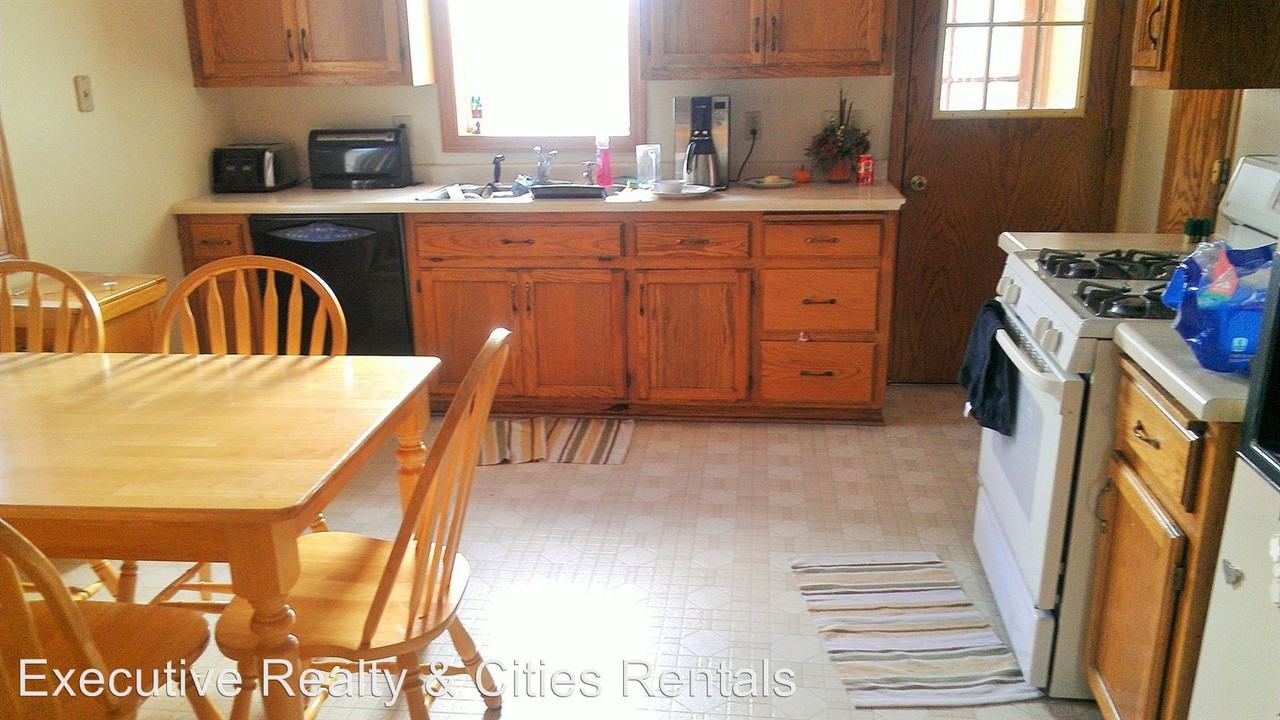 27190 Iberia Ave - Photo 3 of 13