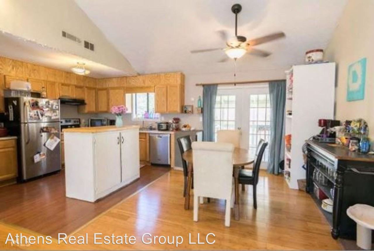 104 Welch Place - Photo 2 of 6