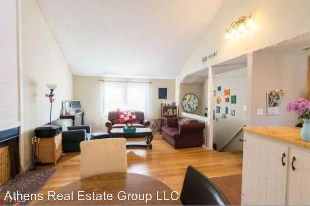 104 Welch Place - Photo 3 of 6