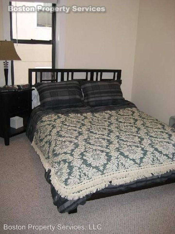 31 Cunard St - Photo 2 of 5