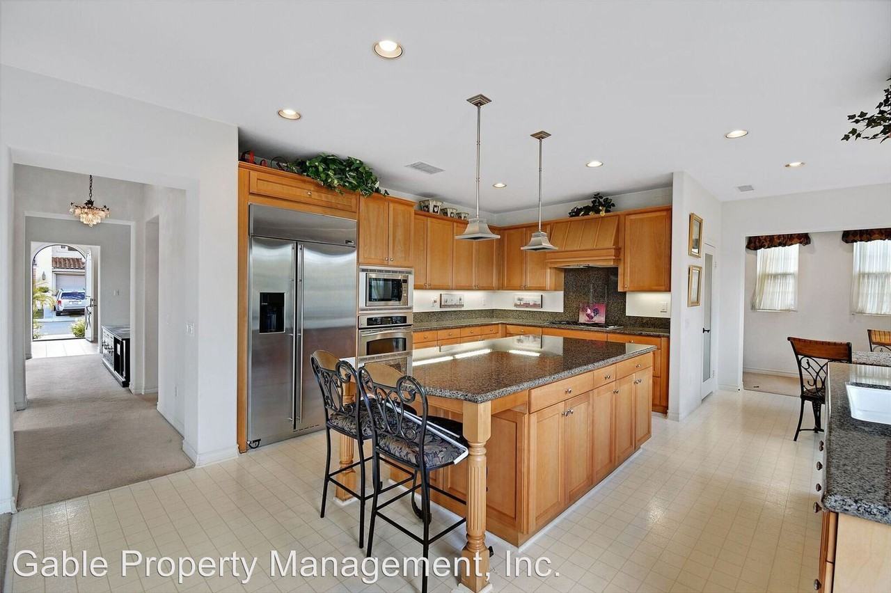 26155 Lone Rock Ct. - Photo 3 of 23