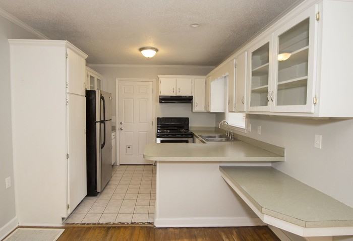 4039 Pine Cone Drive - Photo 2 of 8