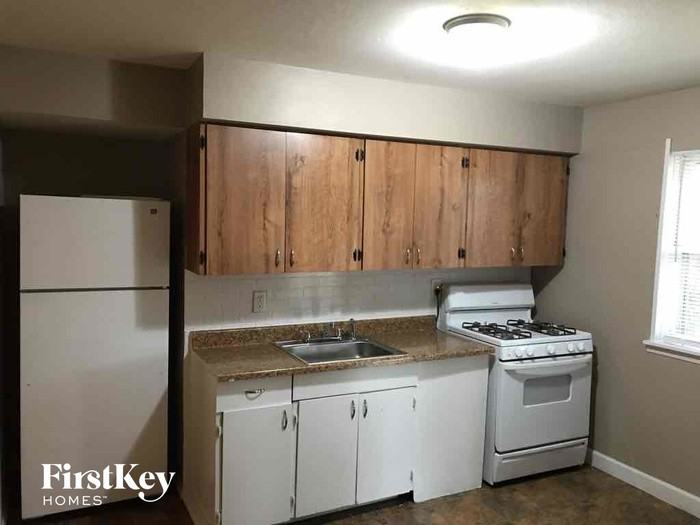 1223 Kimball Court - Photo 3 of 10