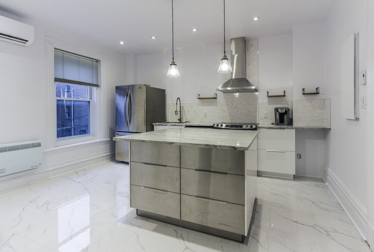 2199 Rue du Souvenir - Photo 2 of 10