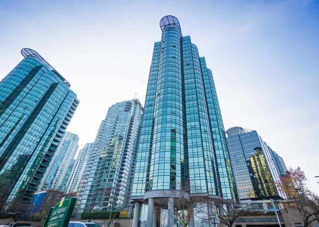 588 Broughton Street #2204