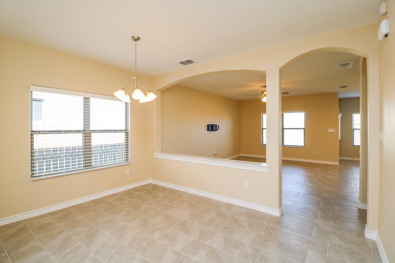 511 Otero Dr - Photo 2 of 19