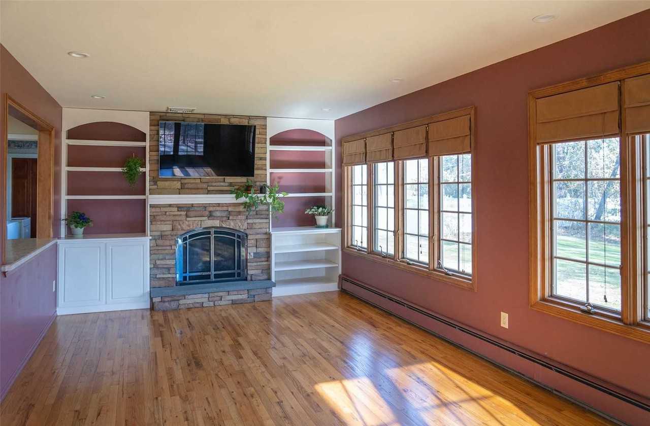 2250 Delmar Dr - Photo 2 of 17