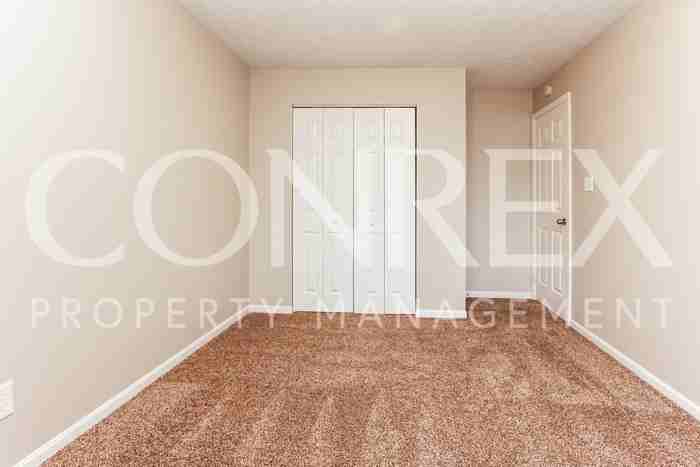 4132 Luxembourg Circle East - Photo 3 of 9