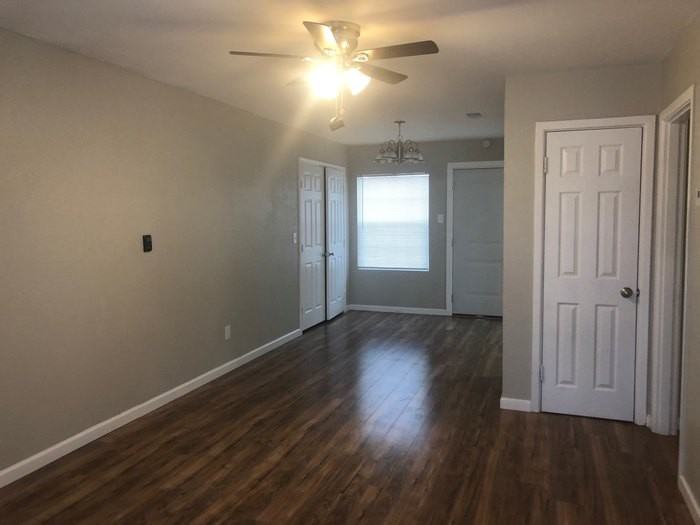 1209 East Cowden Avenue - Photo 2 of 10