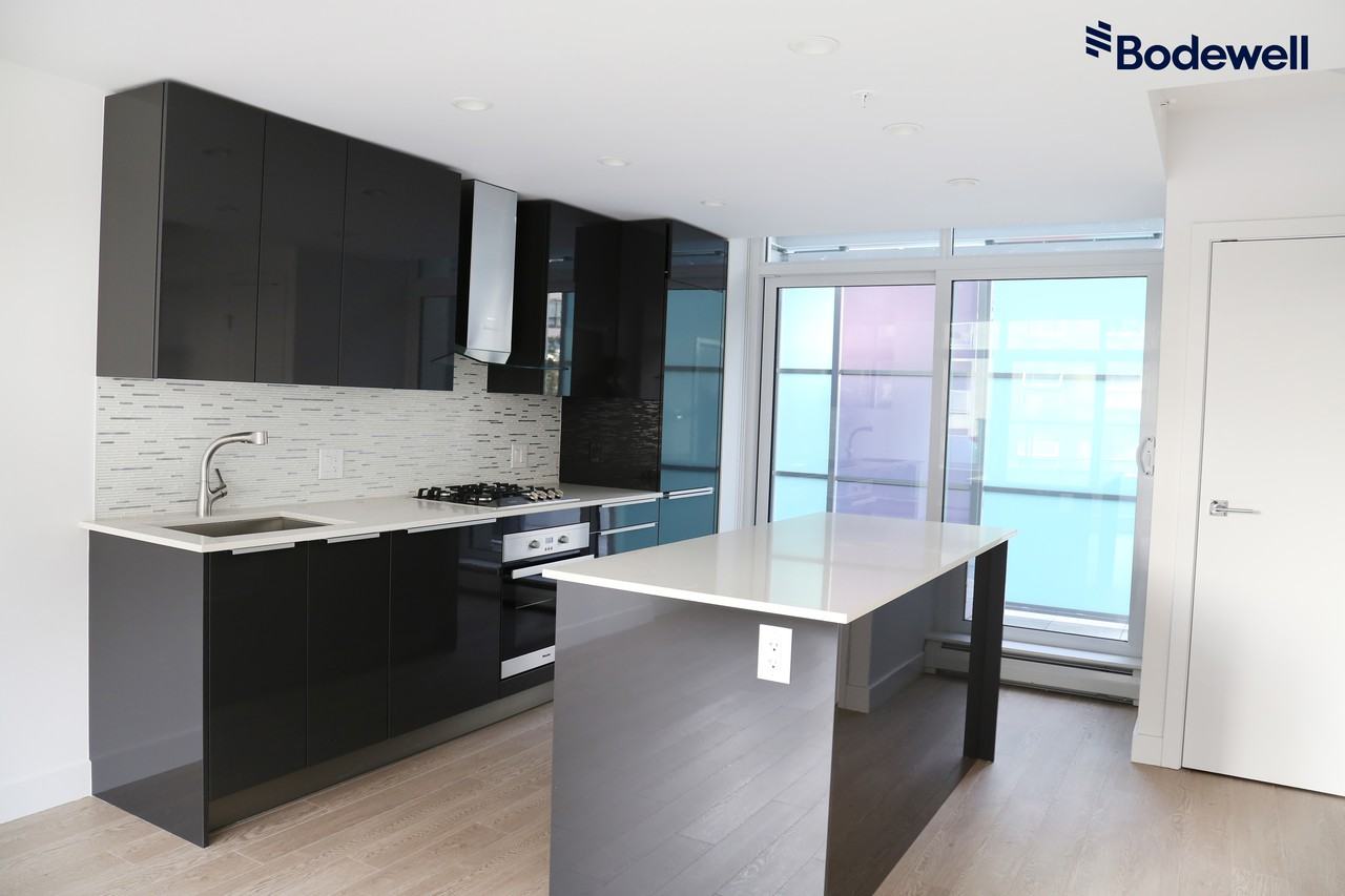 1283 Howe Street #506