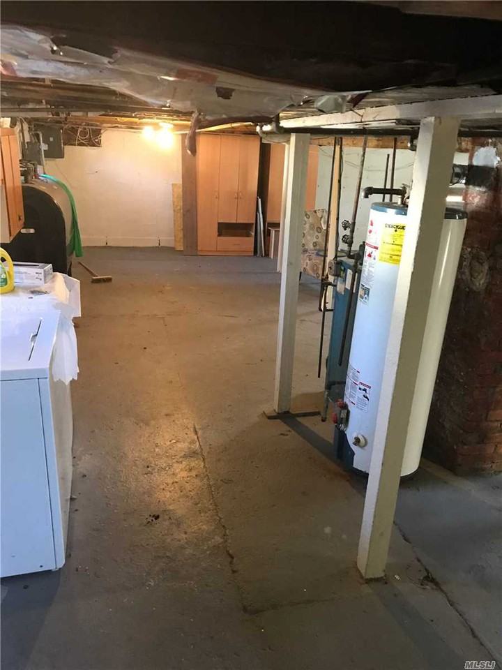 1821 Camp Ave - Photo 3 of 3