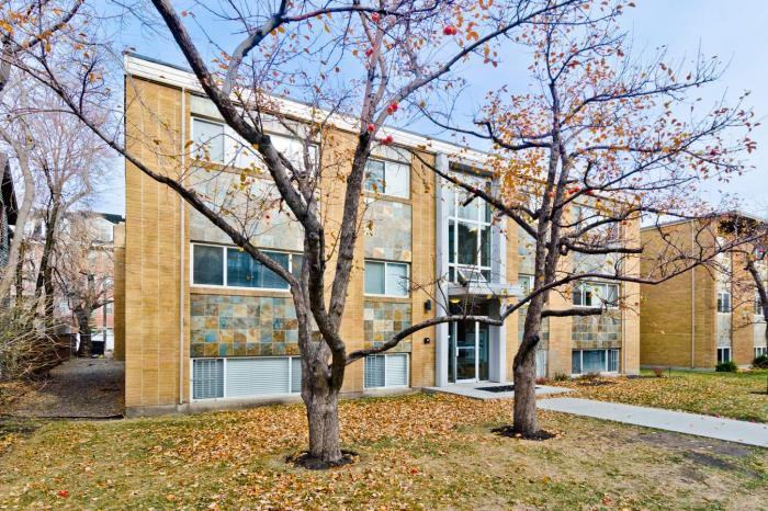 316 22 Ave Sw - Photo 2 of 23