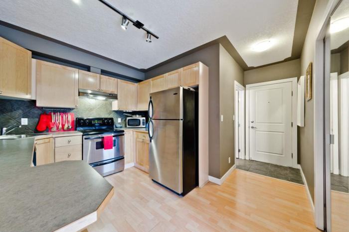 316 22 Ave Sw - Photo 3 of 23