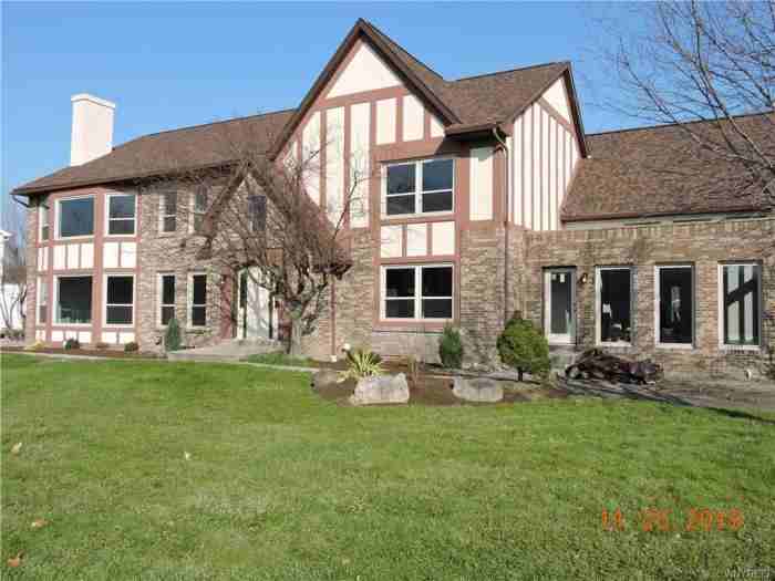 4676 Brompton - Left Side Drive - Photo 2 of 18