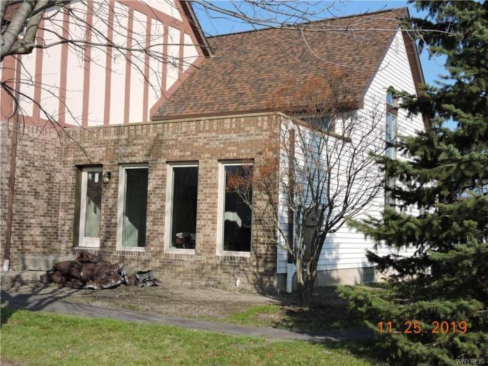 4676 Brompton - Right Side Drive - Photo 2 of 13