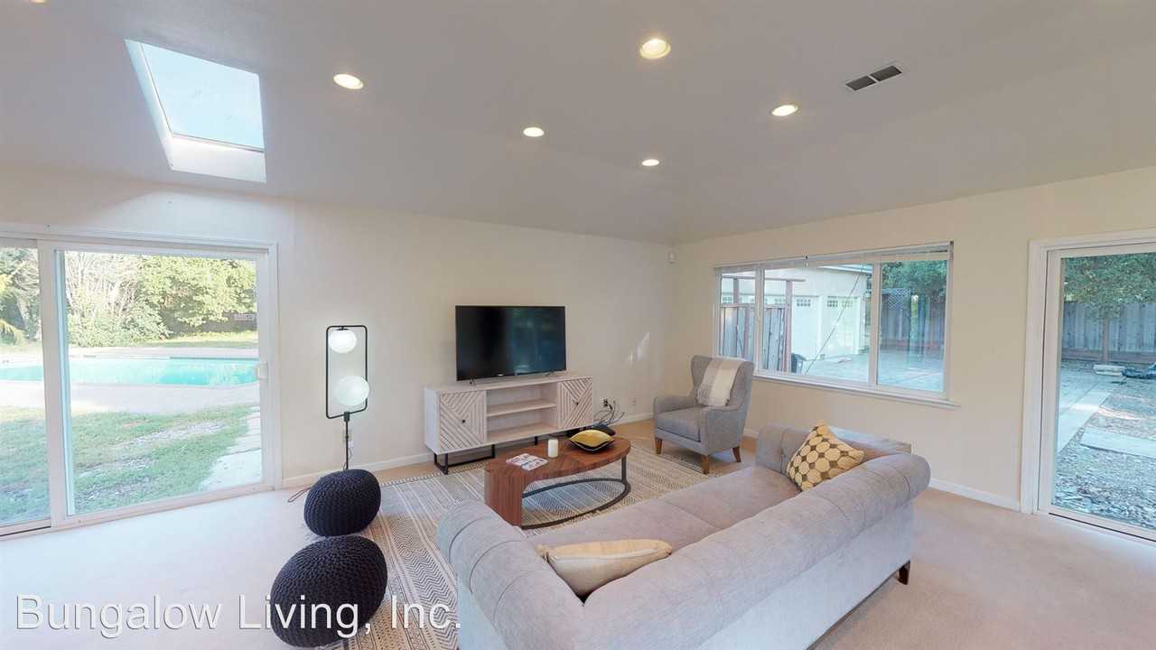 168 Burns Ave - Photo 3 of 10