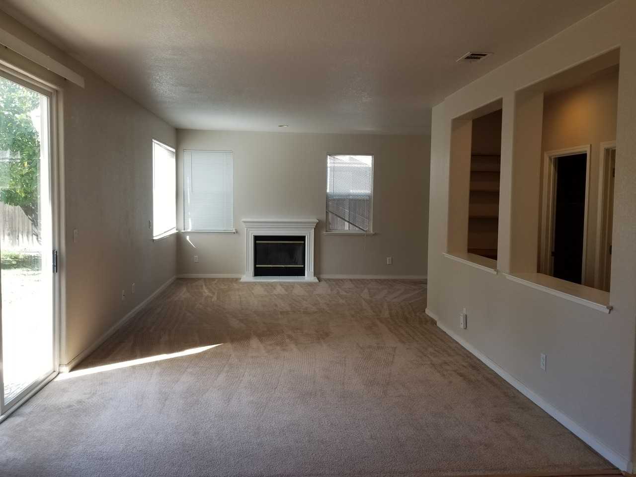 150 Oak Crest Ct - Photo 3 of 15