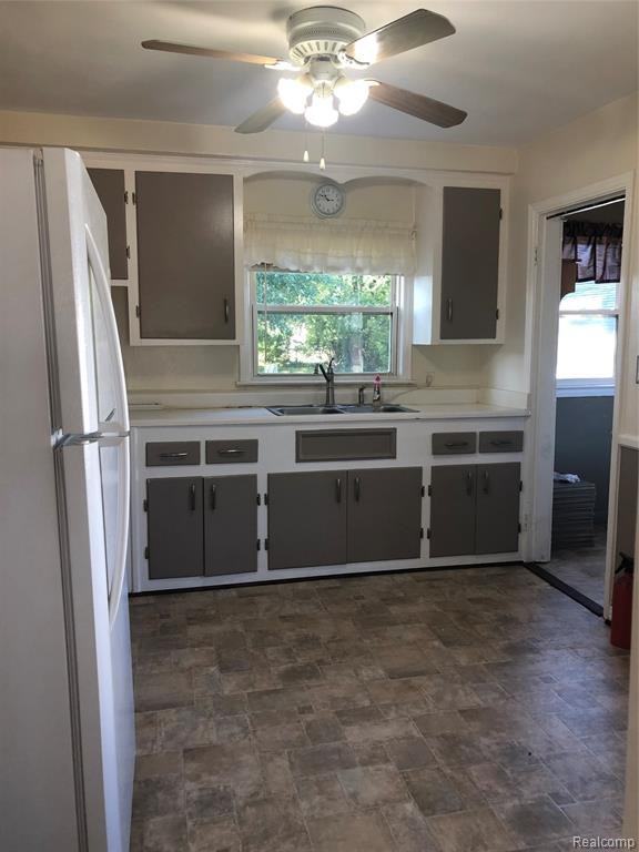 11560 Metter Ave - Photo 3 of 17