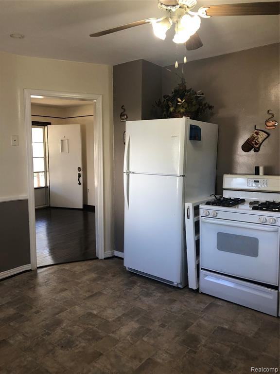 11560 Metter Ave - Photo 5 of 17