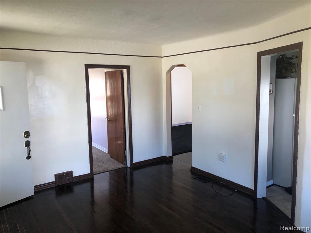 11560 Metter Ave - Photo 6 of 17