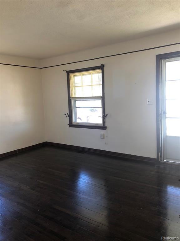 11560 Metter Ave - Photo 7 of 17