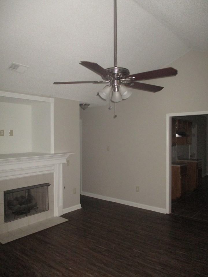 9151 Kirkwood Ln - Photo 2 of 9