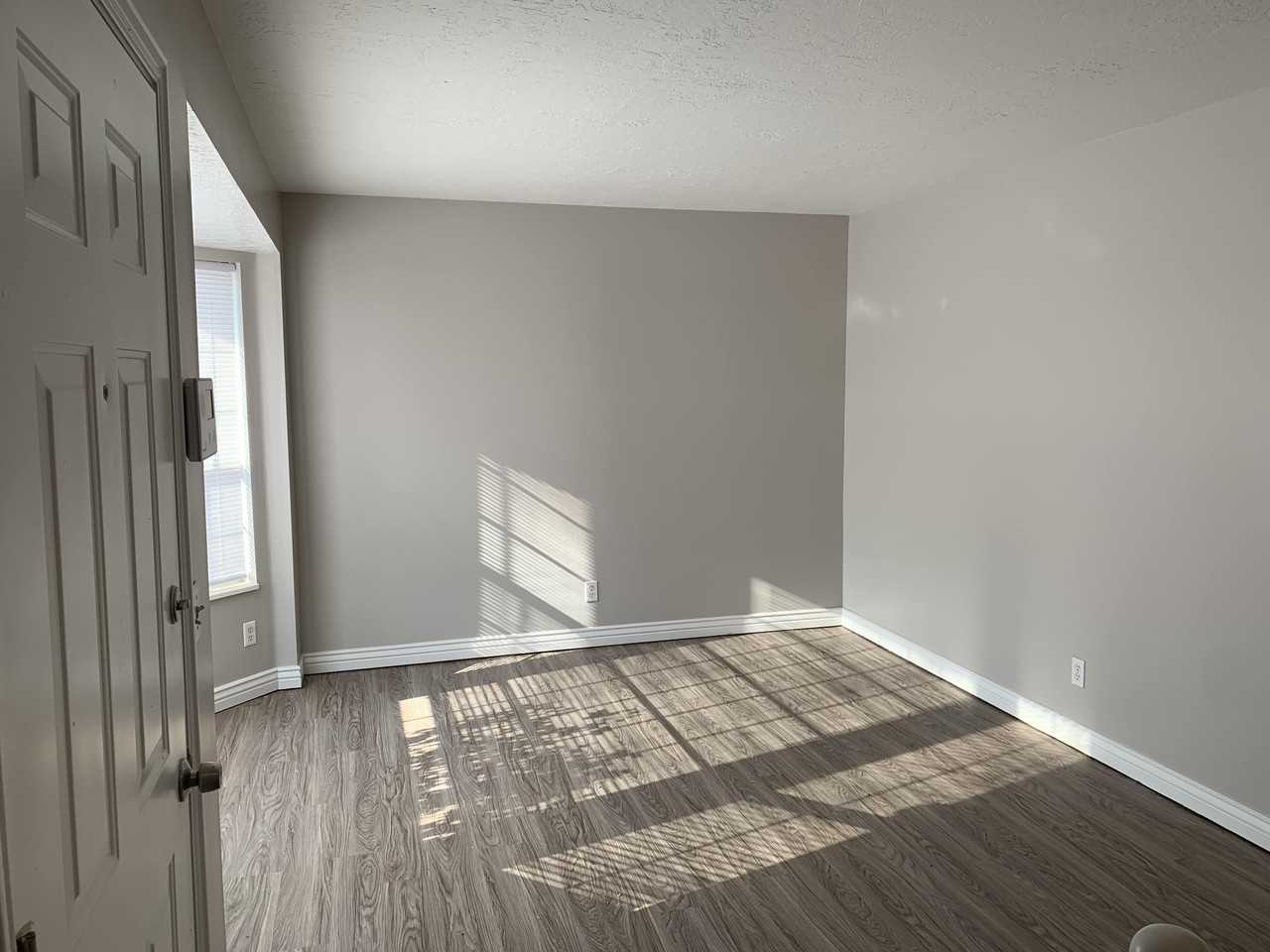 1114 W 1300 S - Photo 2 of 33