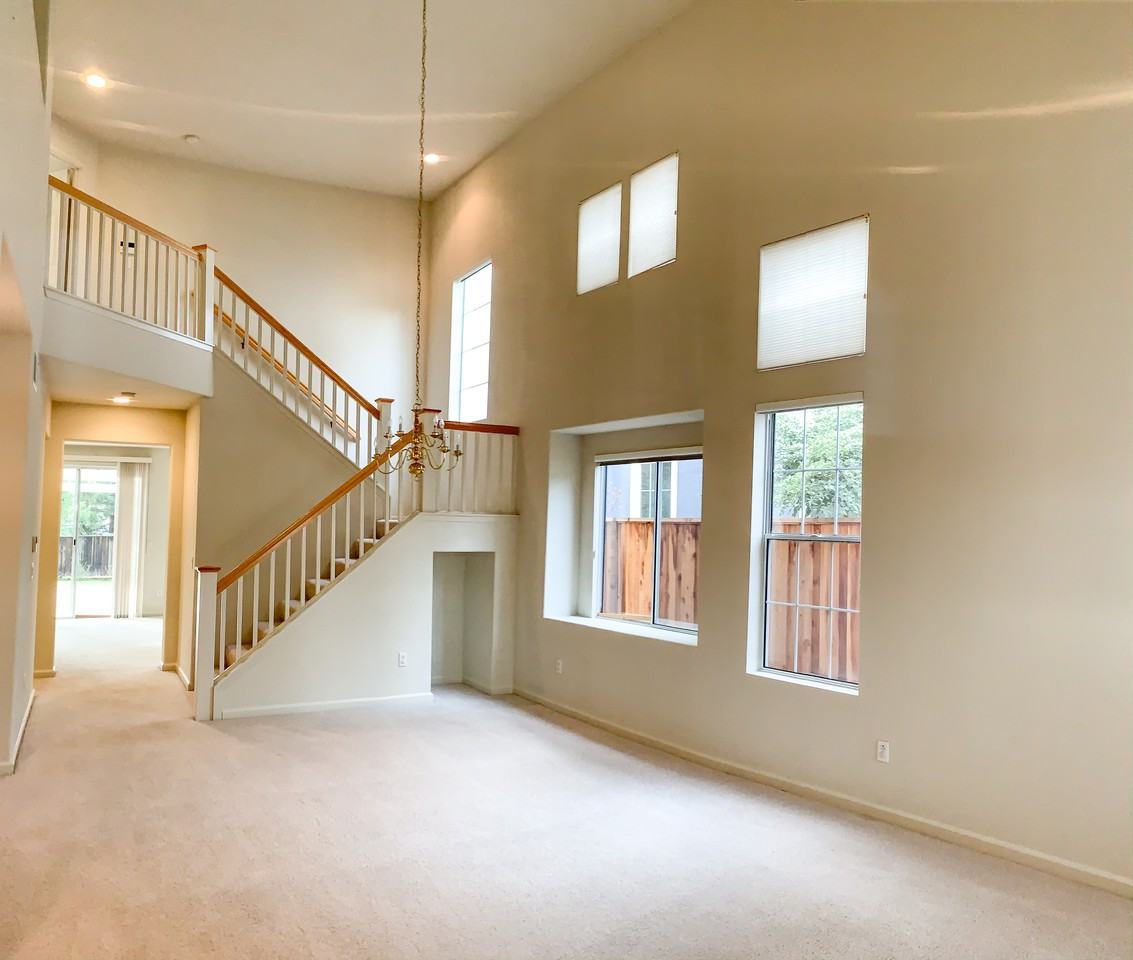 3955 Lake Ridge Ln - Photo 3 of 27