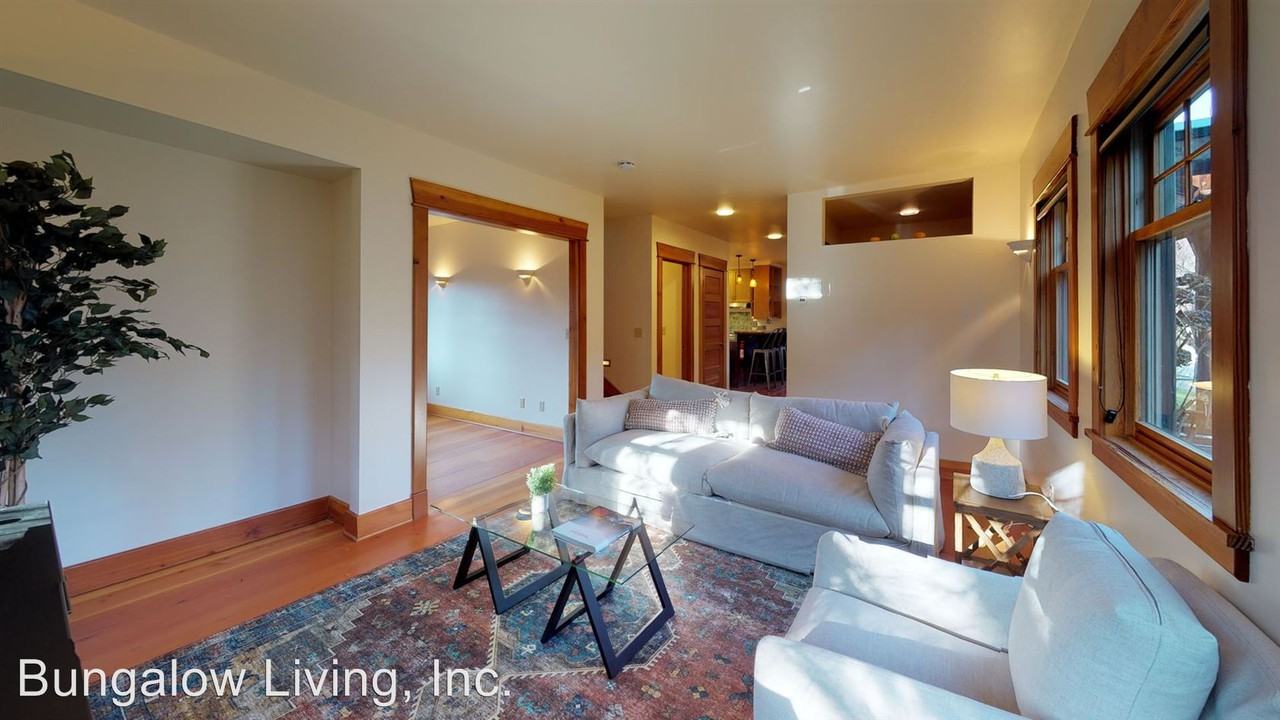 311 E 33rd Avenue E - Photo 2 of 24