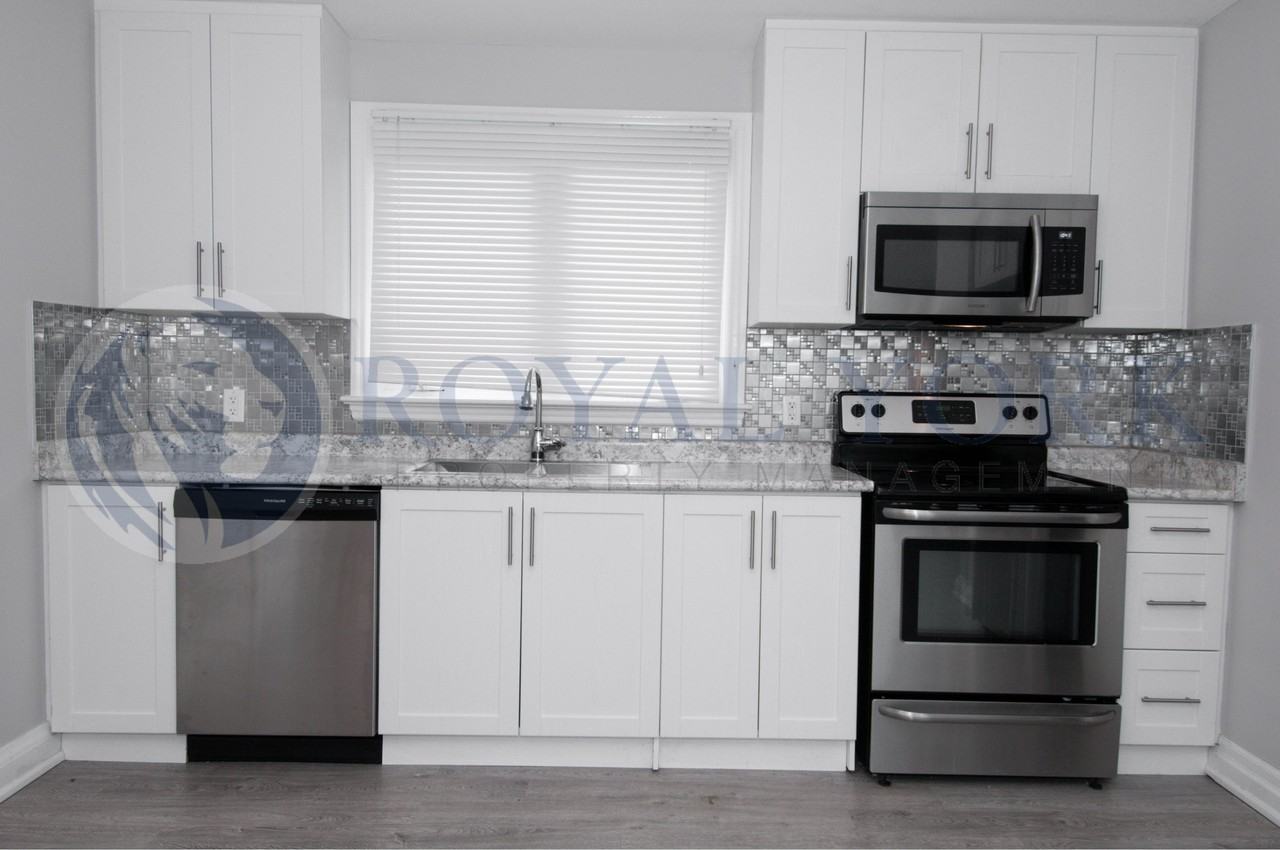 607 Mary Street - Photo 2 of 15