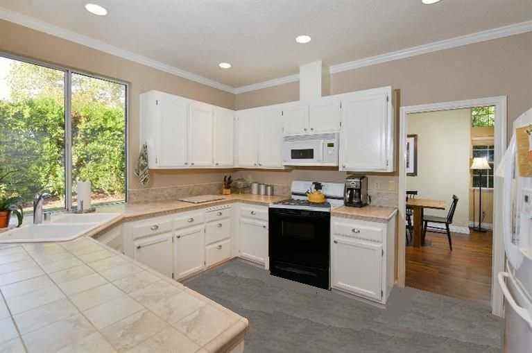 2157 Camenson St - Photo 3 of 9