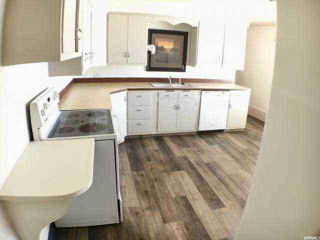 68 W 200 S - Photo 3 of 18