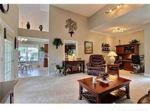 18 Raven Wood Way - Photo 3 of 15