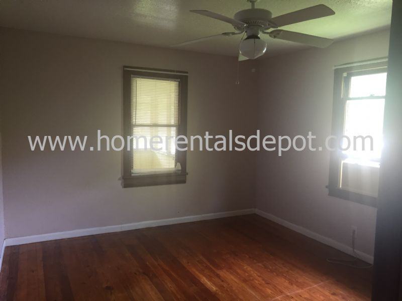 818 Kentucky Avenue - Photo 3 of 6