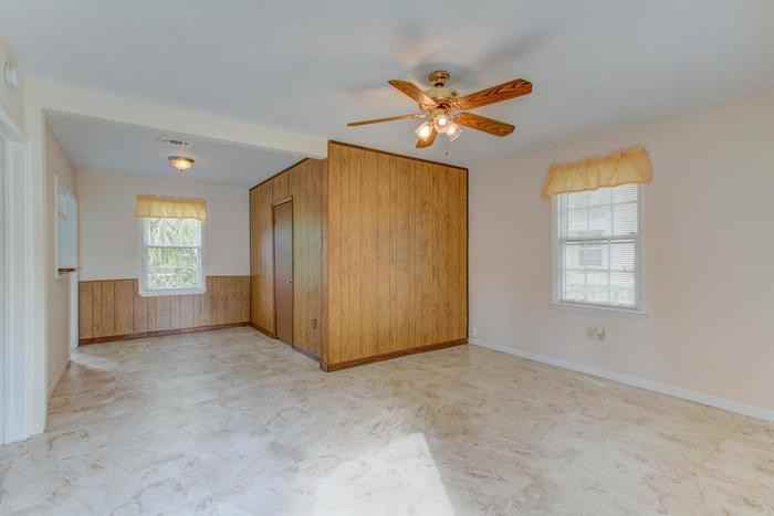 6127 Transylvania Avenue - Photo 3 of 20