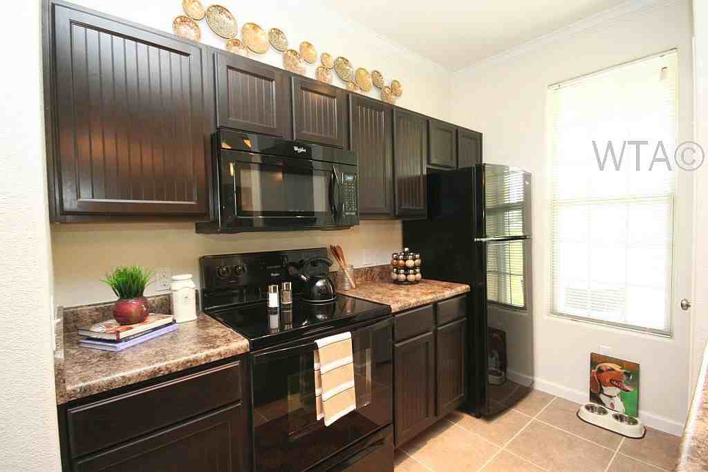 5525 Mansions Bluffs - Photo 2 of 11