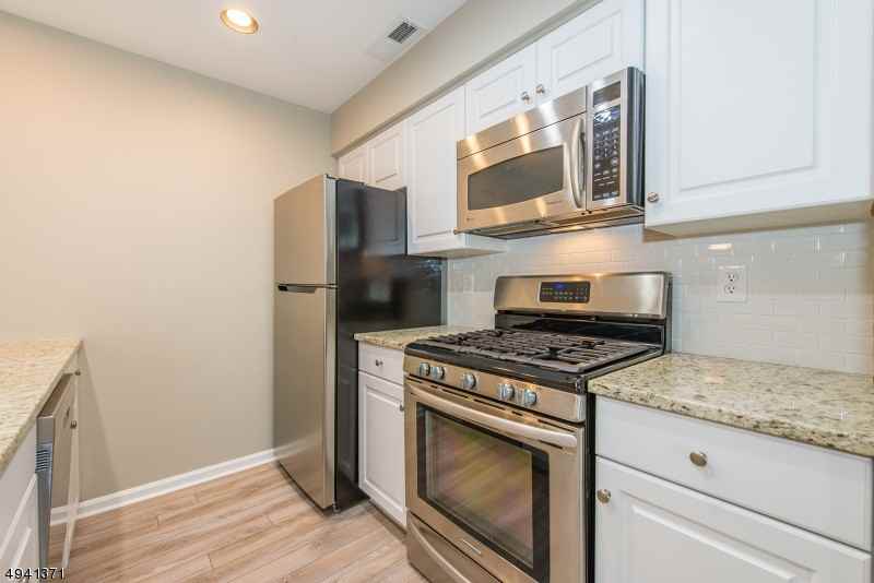 70 Genoble Rd - Photo 3 of 23