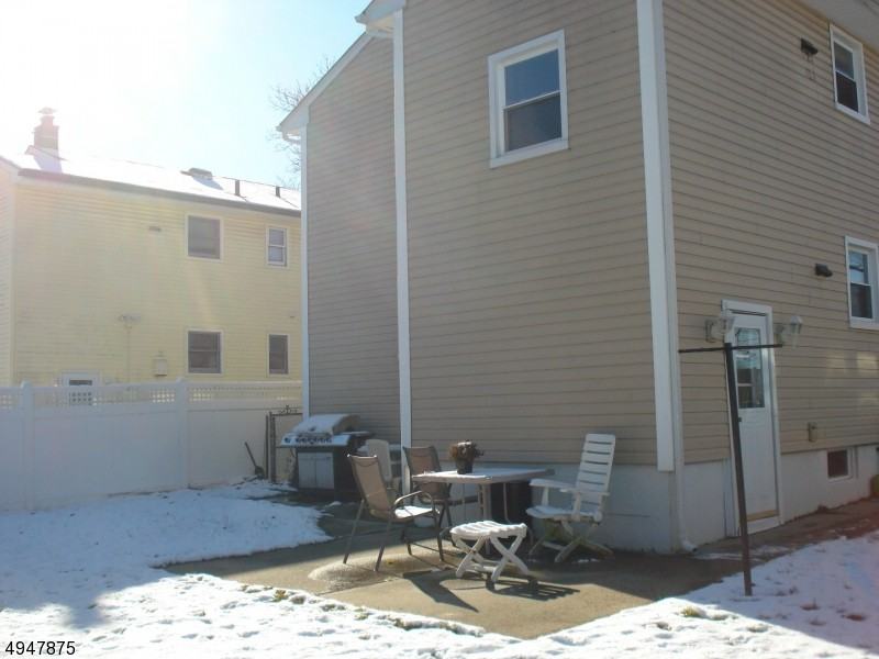 219 N 15th St - Photo 3 of 3