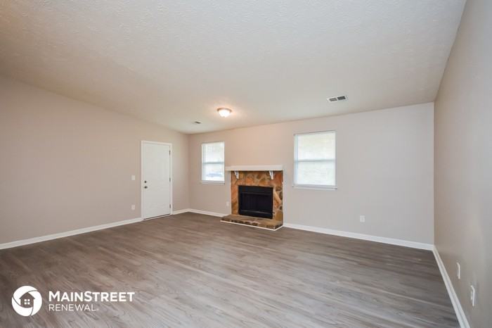 5586 Mallard Trail - Photo 3 of 16