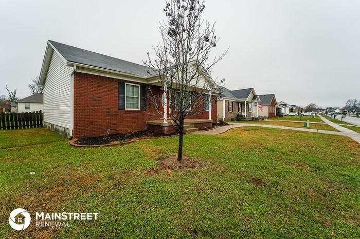 585 Tecumseh Drive - Photo 3 of 16