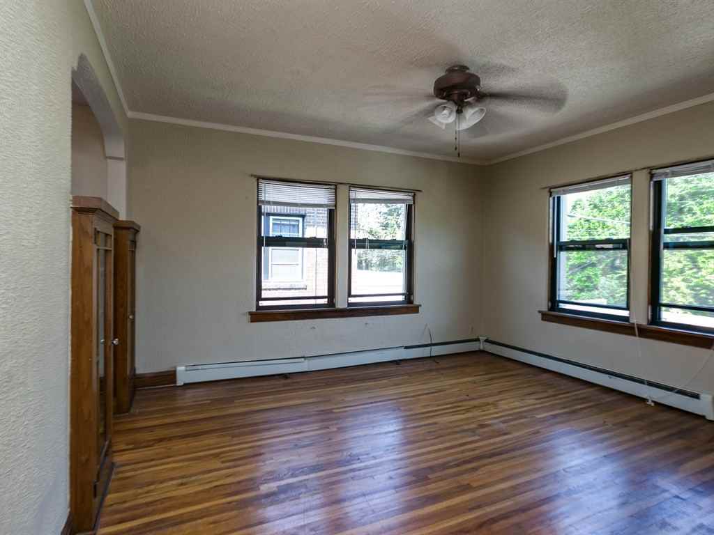 995 Grand Avenue - Photo 3 of 10